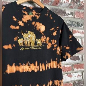 VTG African Memories Lion Family Embroidered Bleach Tiedye patterned Tshirt